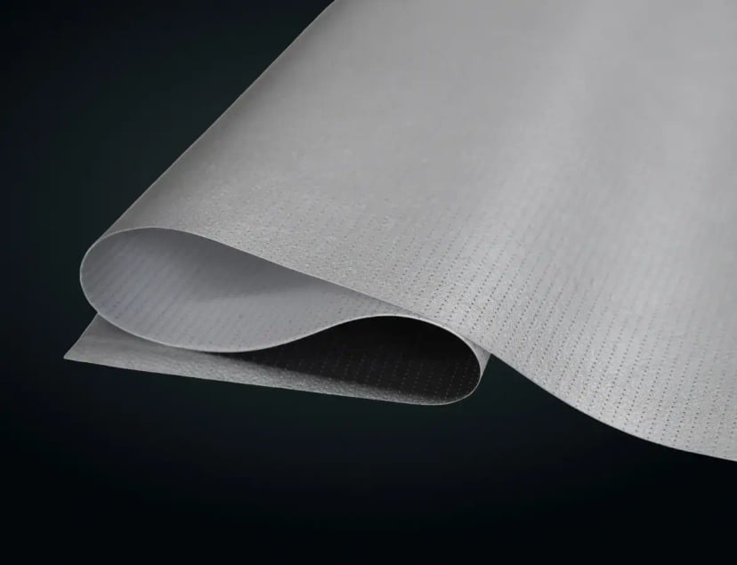 Projection screen for digital cinema