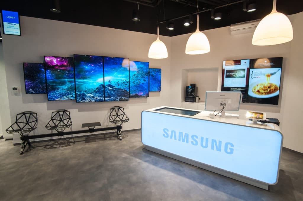 Samsung SMART Signage 10